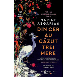 Din cer au cazut trei mere