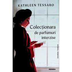 Colectionara de parfumuri...