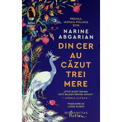 Din cer au cazut trei mere