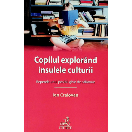 Copilul explorand insulele...